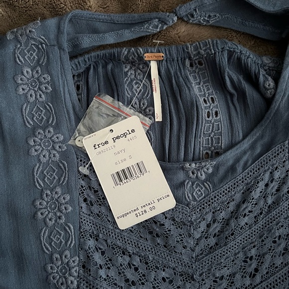 Free People Kiss Kiss Tunic - Color Navy Size Small NWT - Picture 6 of 10